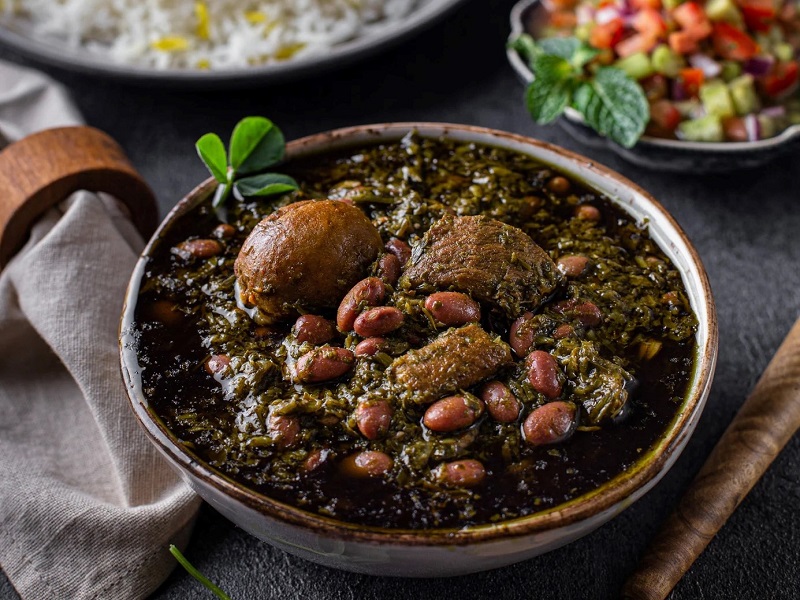 ادویه قورمه سبزی : ترکیب اصیل و خوش‌طعم برای تهیه غذای ایرانی