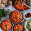 املت خوشمزه با چاشنی مخصوص روی میز صبحانه